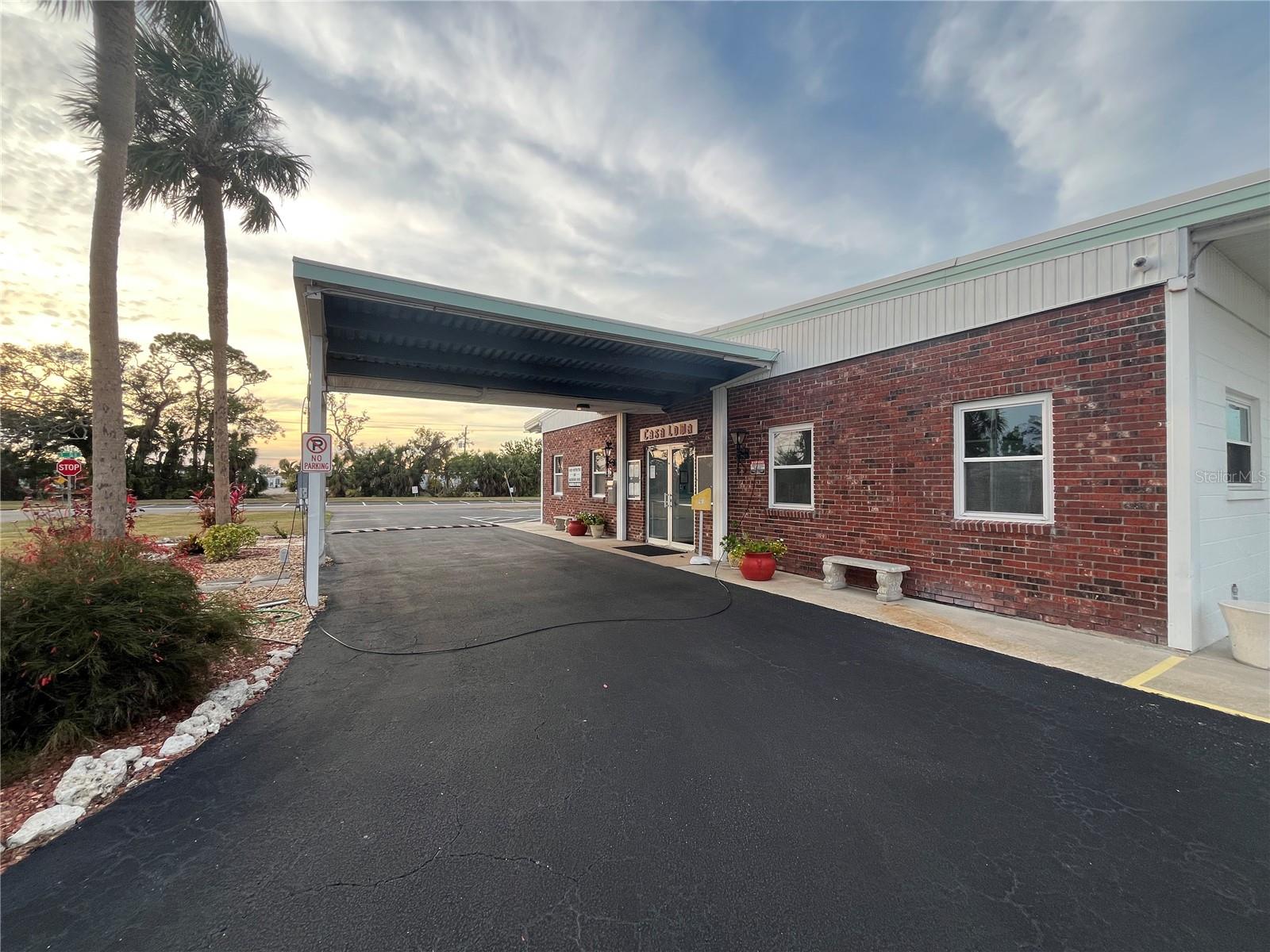 211 52ND AVE E, BRADENTON, FL, 34203