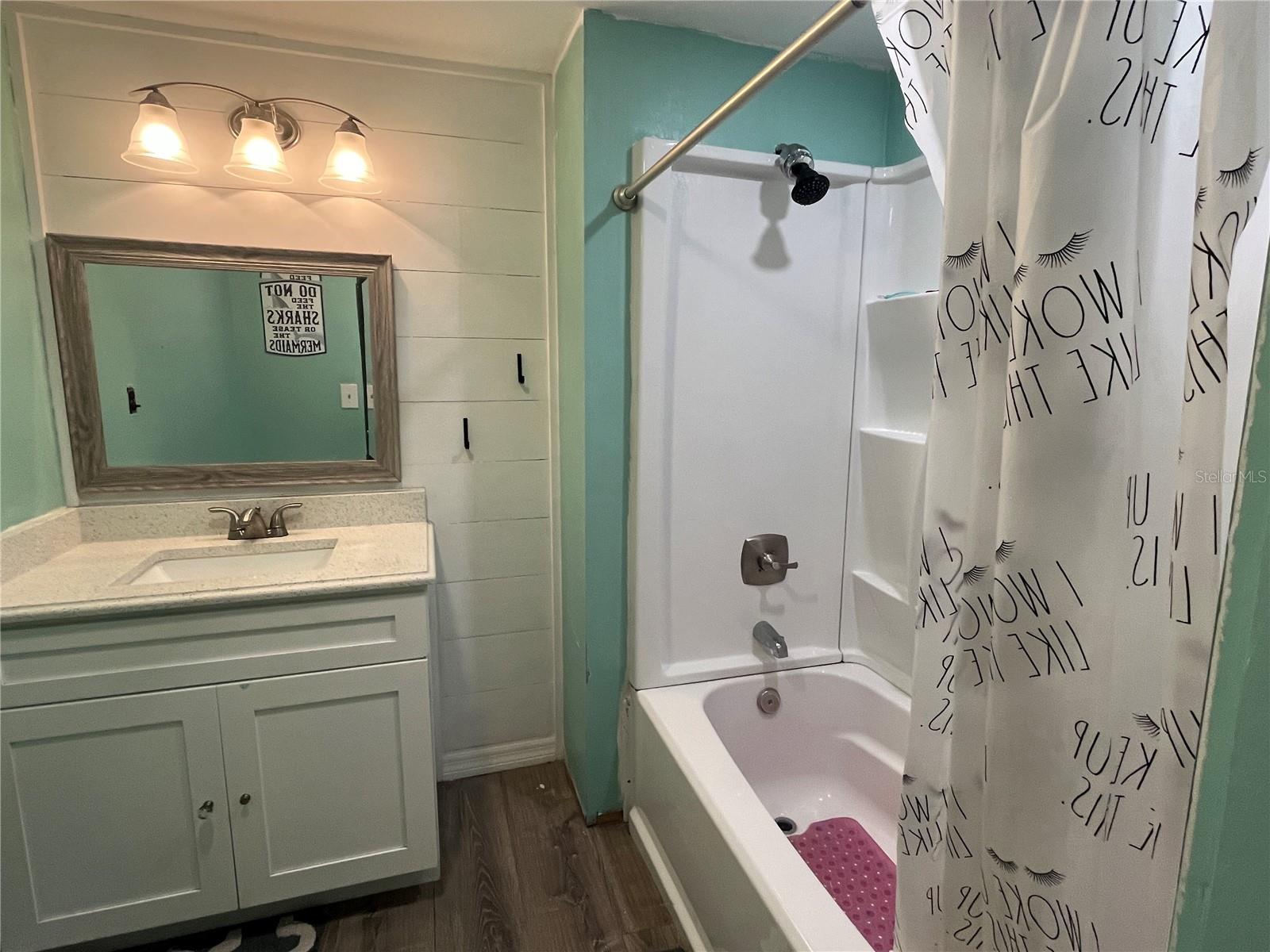 211 52ND AVE E, BRADENTON, FL, 34203