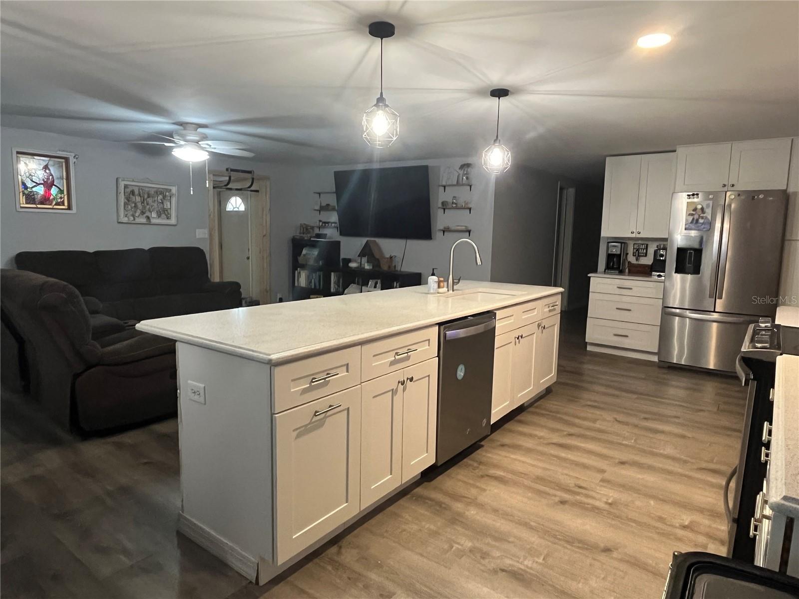 211 52ND AVE E, BRADENTON, FL, 34203