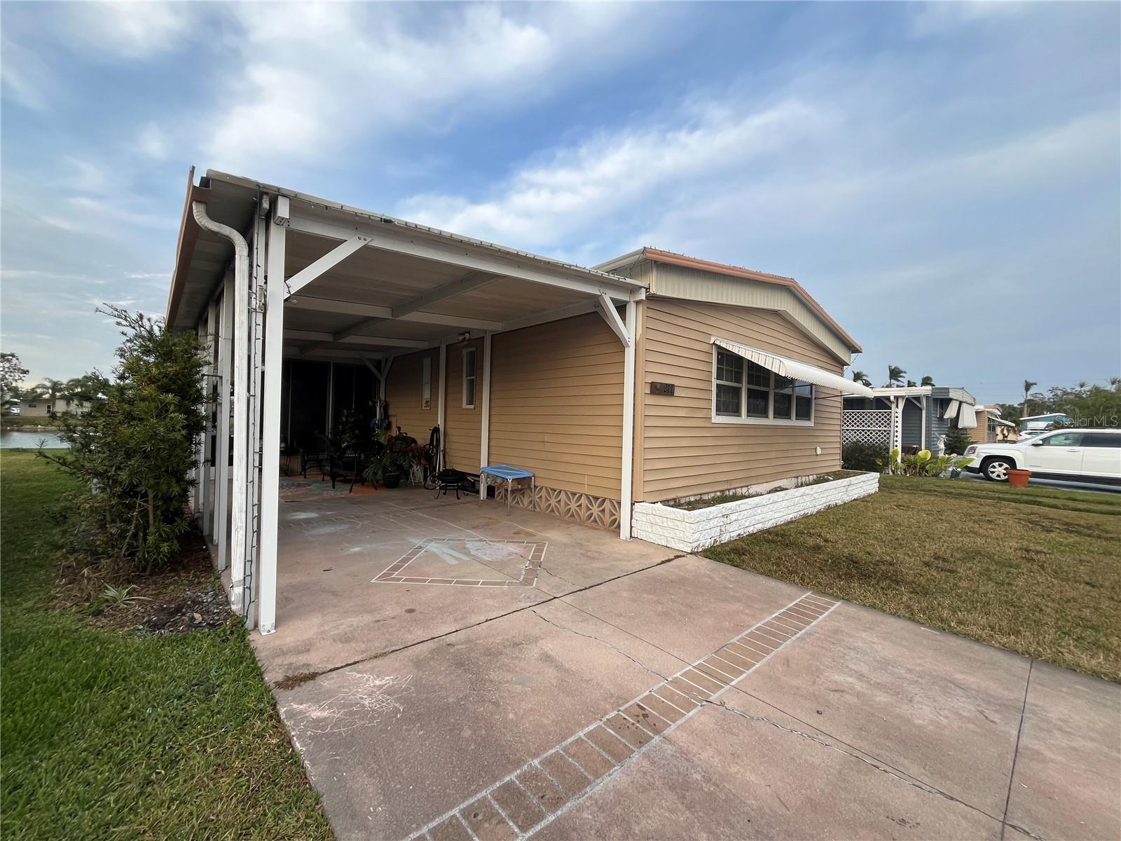 211 52ND AVE E, BRADENTON, FL, 34203