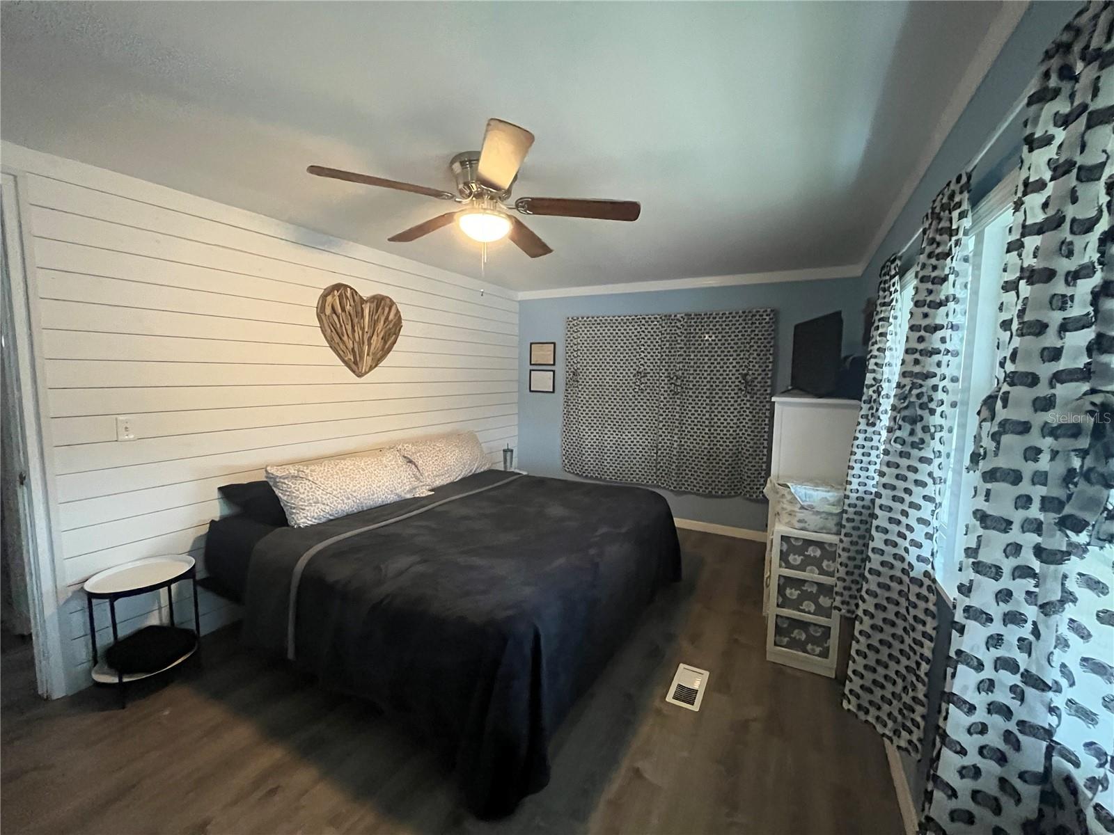 211 52ND AVE E, BRADENTON, FL, 34203