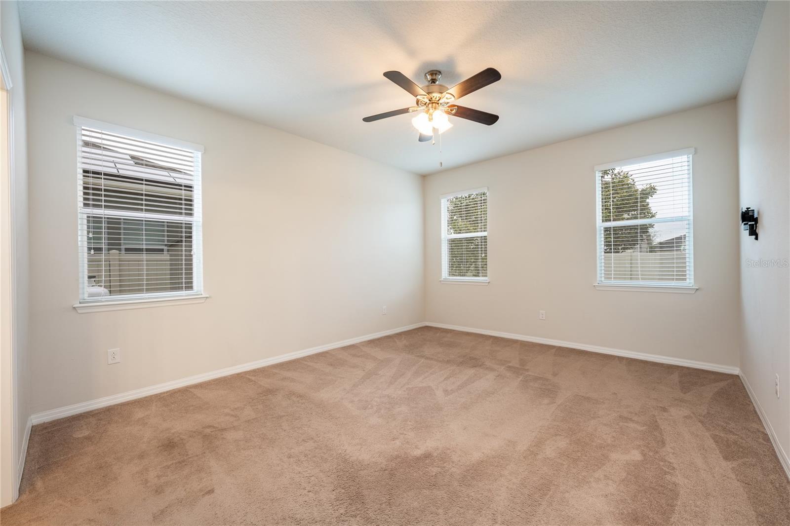 121 WHIRLAWAY DR, DAVENPORT, FL, 33837
