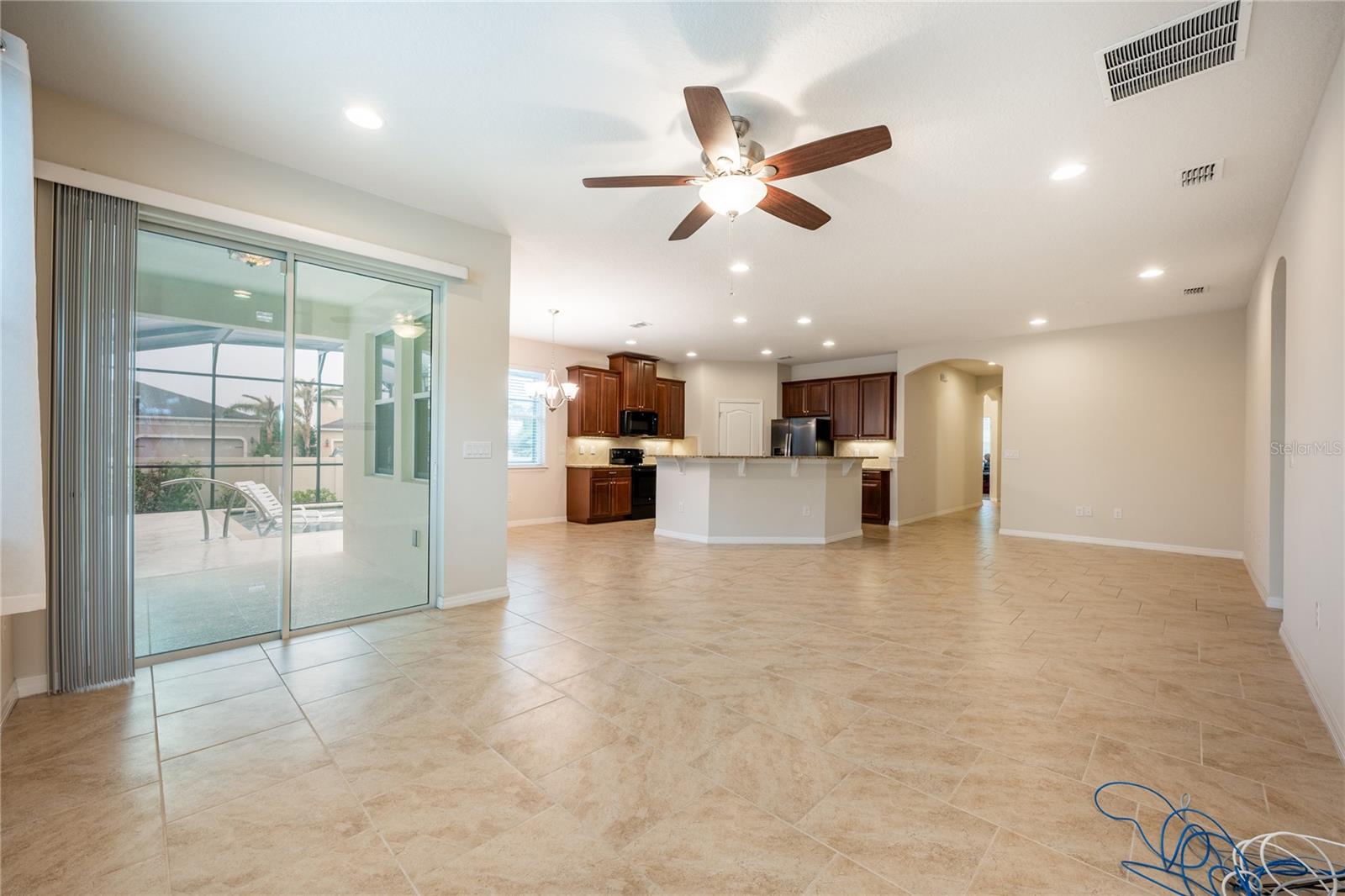 121 WHIRLAWAY DR, DAVENPORT, FL, 33837