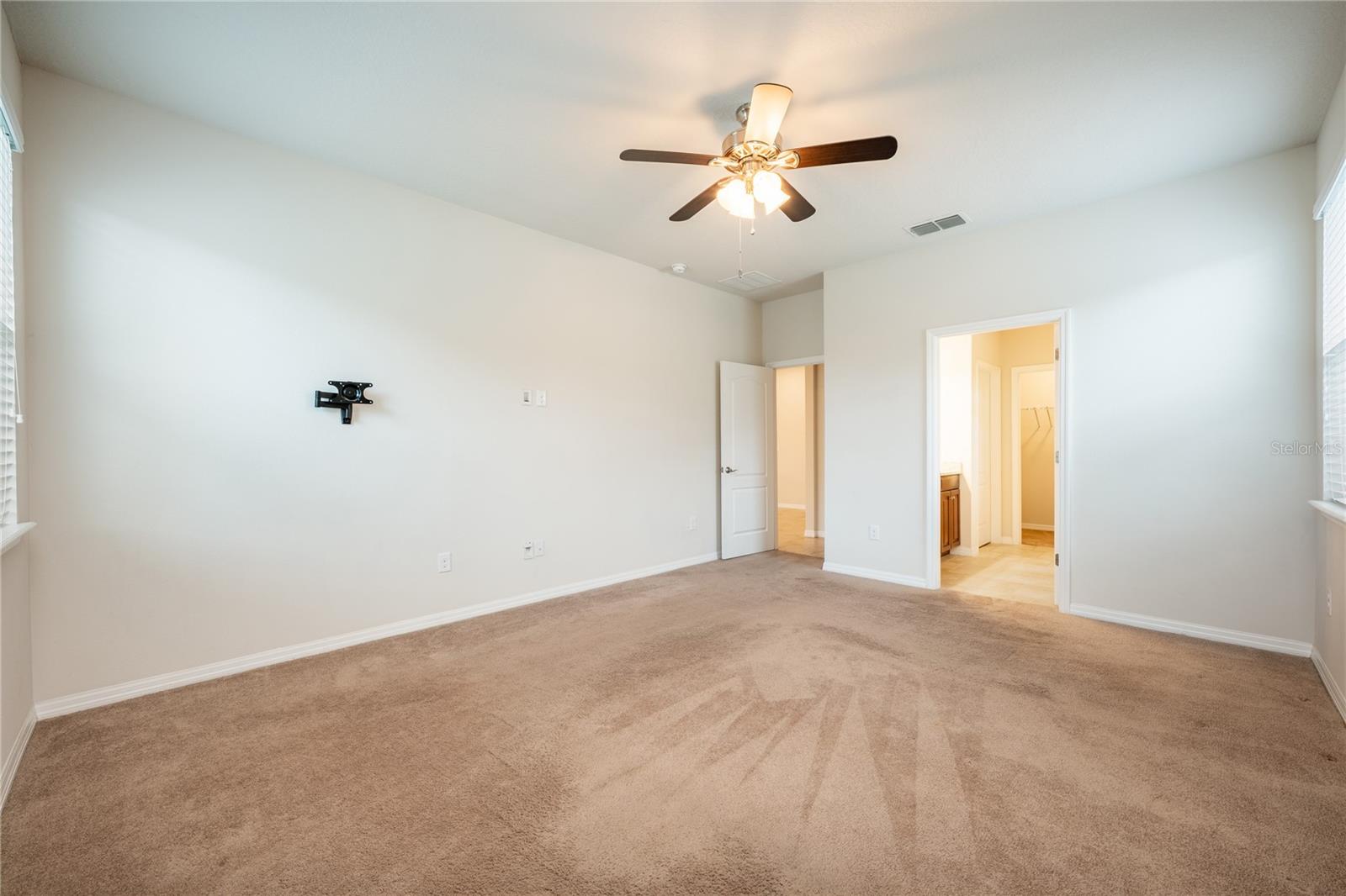 121 WHIRLAWAY DR, DAVENPORT, FL, 33837