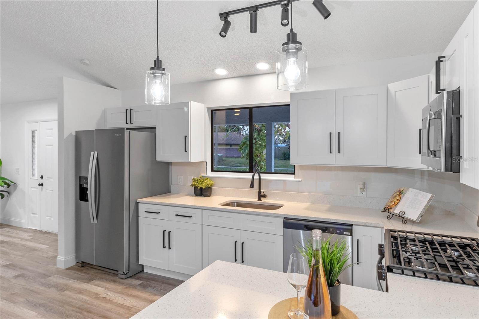 860 HONEYSUCKLE DR, ROCKLEDGE, FL, 32955