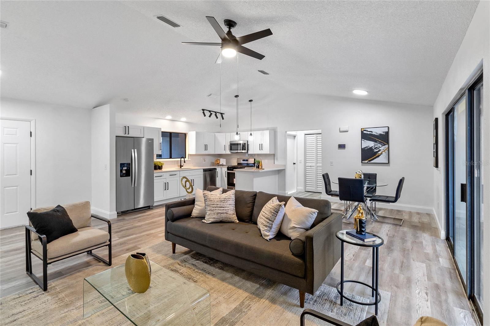 860 HONEYSUCKLE DR, ROCKLEDGE, FL, 32955