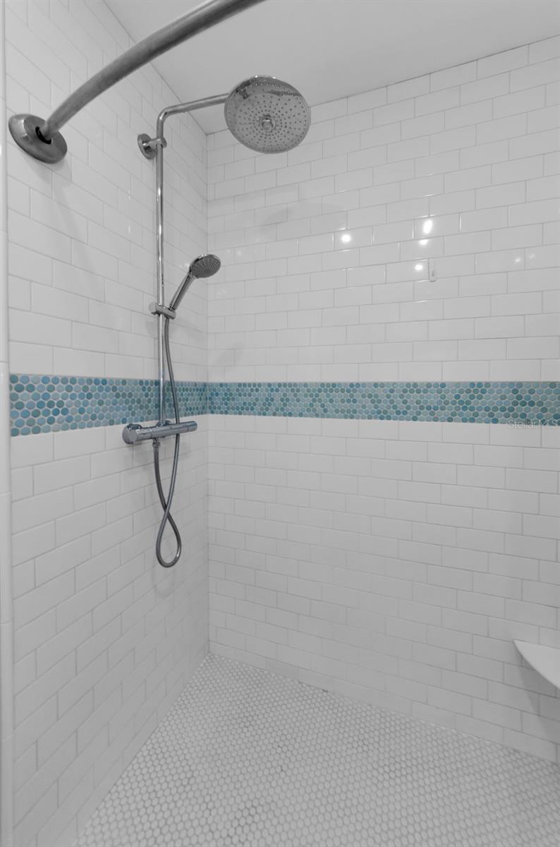 2749 COUNTRYSIDE BLVD #18, CLEARWATER, FL, 33761