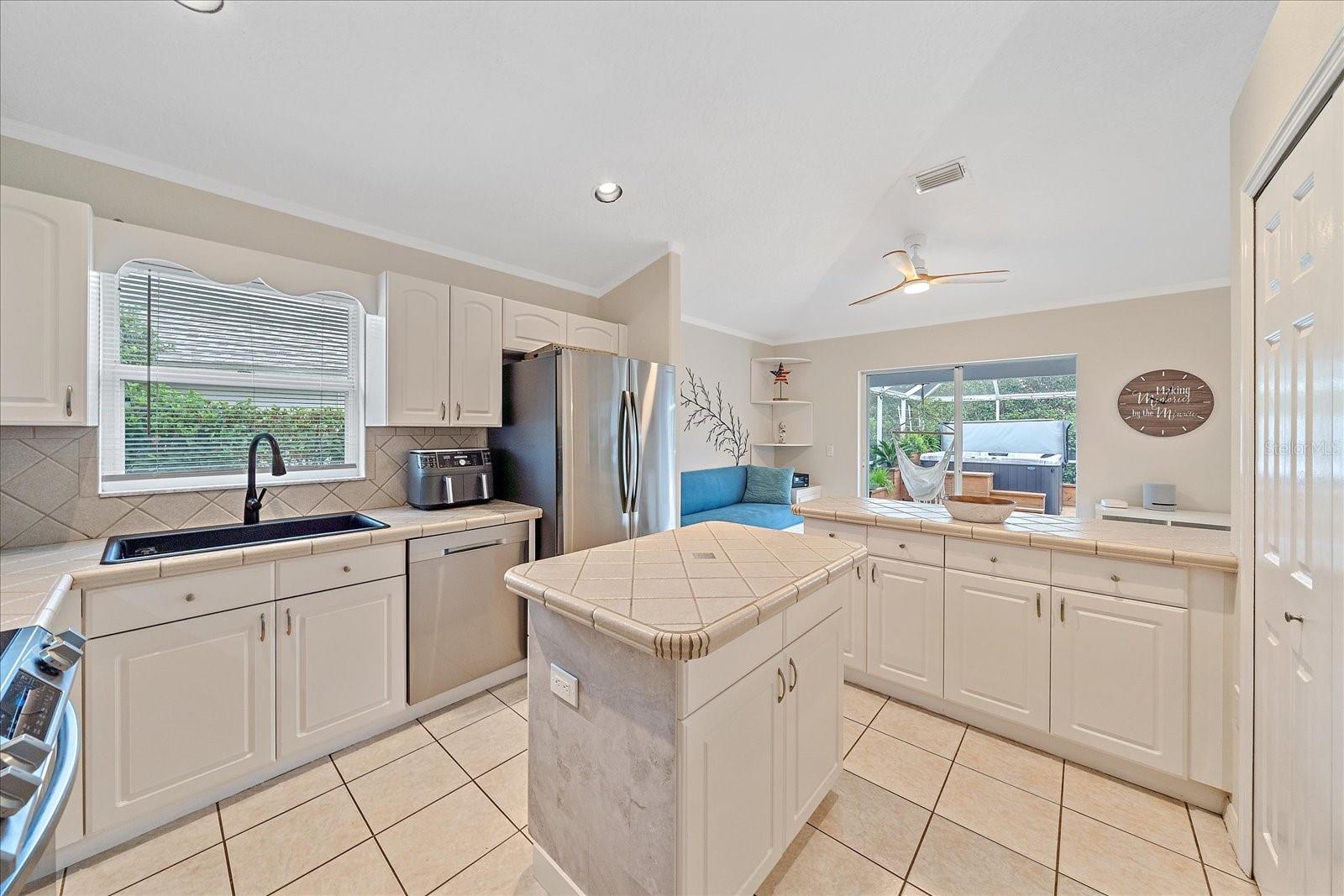 3712 62ND AVE E, BRADENTON, FL, 34203