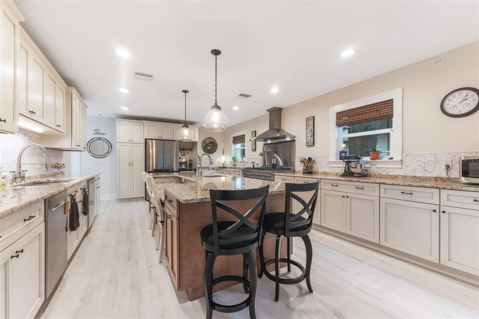 2545 2ND AVE N, ST PETERSBURG, FL, 33713