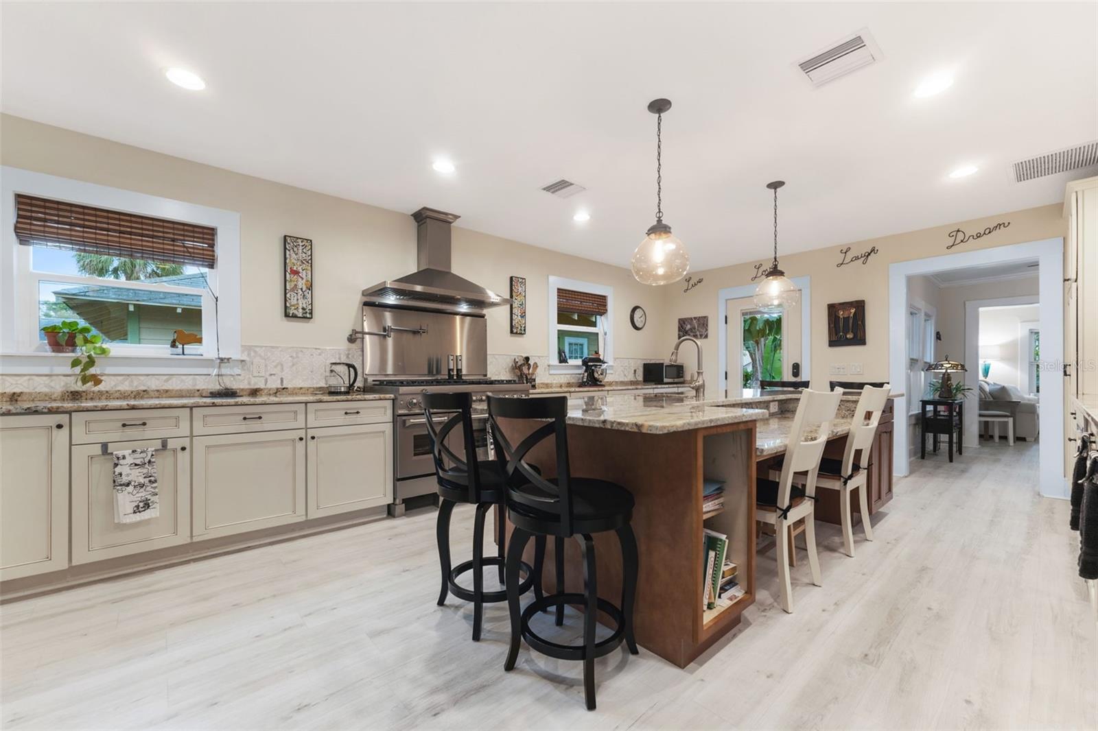 2545 2ND AVE N, ST PETERSBURG, FL, 33713