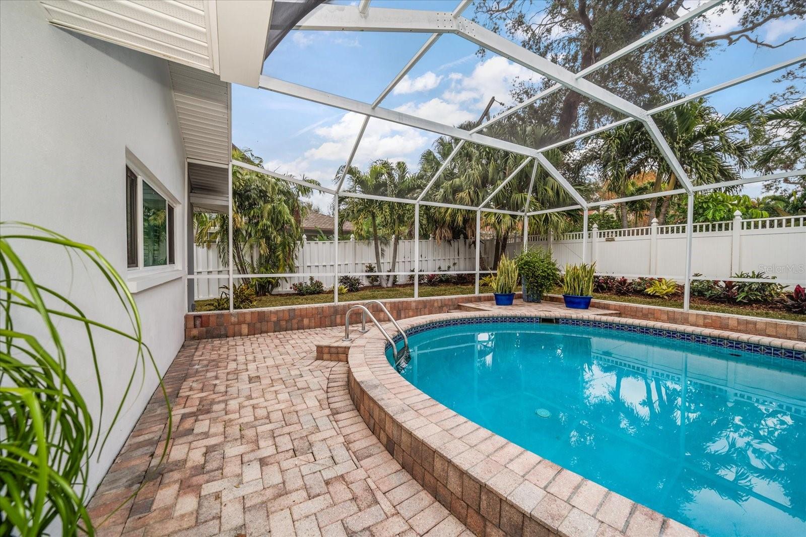 301 OSCEOLA RD, BELLEAIR, FL, 33756