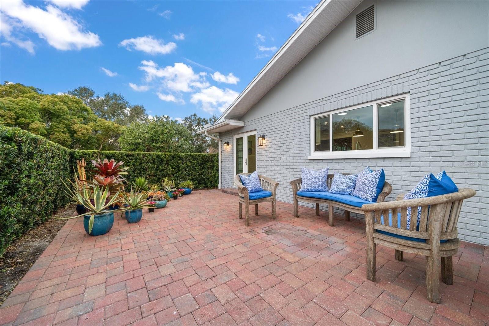 301 OSCEOLA RD, BELLEAIR, FL, 33756