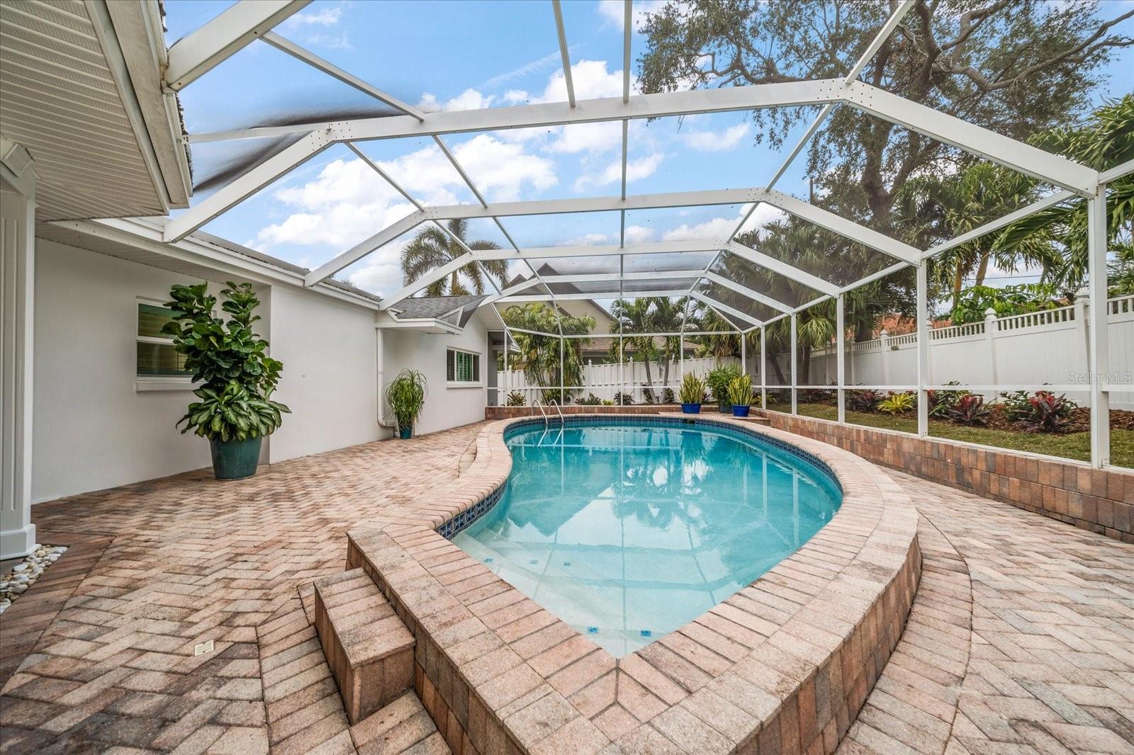 301 OSCEOLA RD, BELLEAIR, FL, 33756