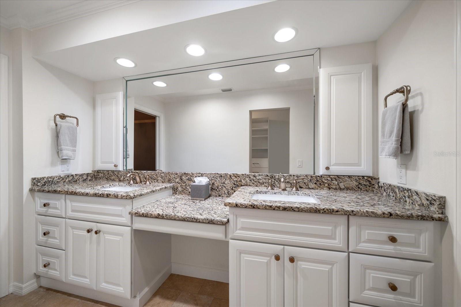 301 OSCEOLA RD, BELLEAIR, FL, 33756