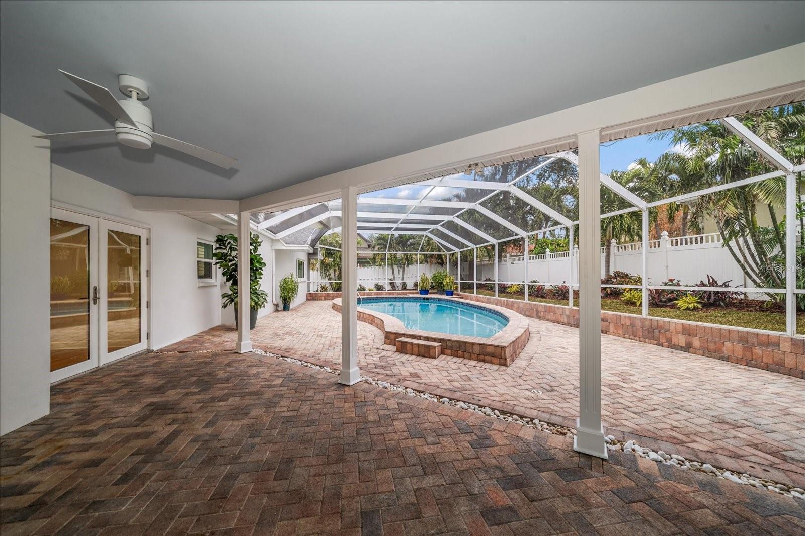 301 OSCEOLA RD, BELLEAIR, FL, 33756