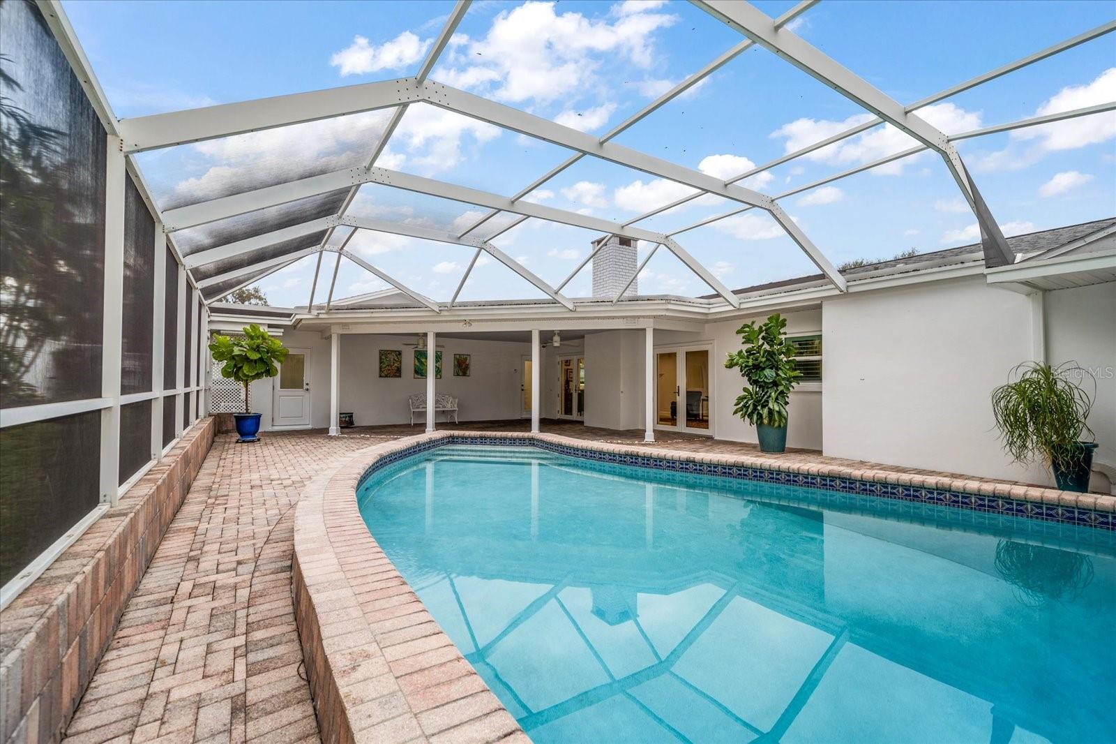 301 OSCEOLA RD, BELLEAIR, FL, 33756
