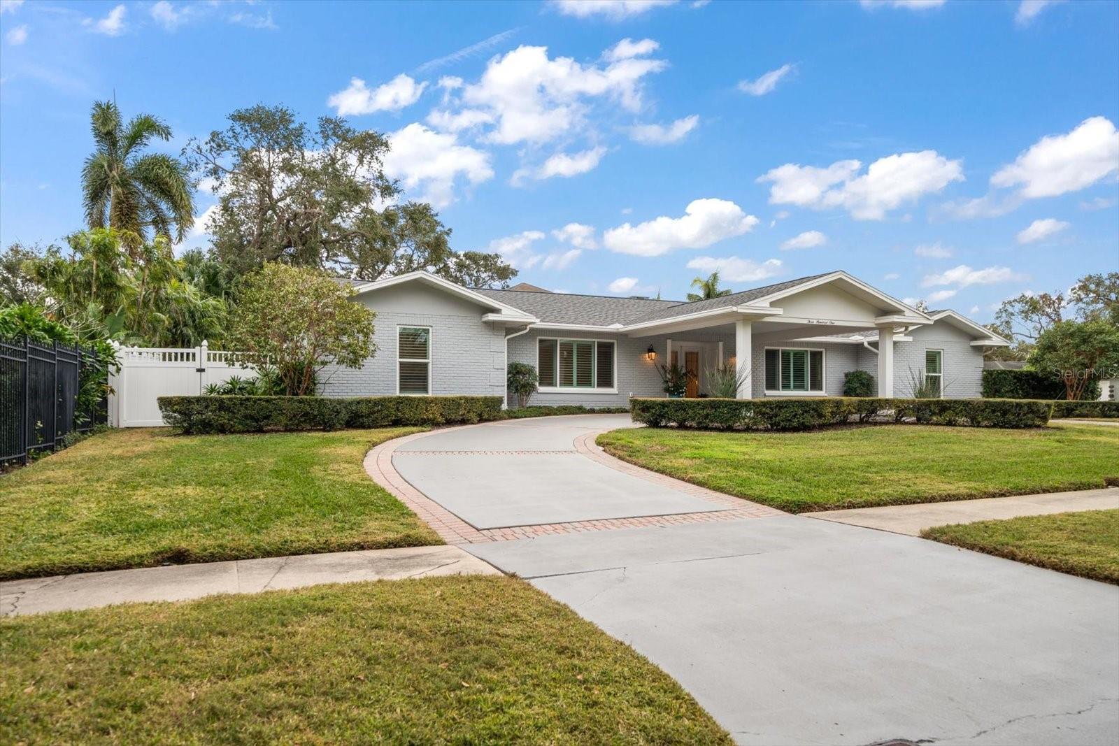 301 OSCEOLA RD, BELLEAIR, FL, 33756