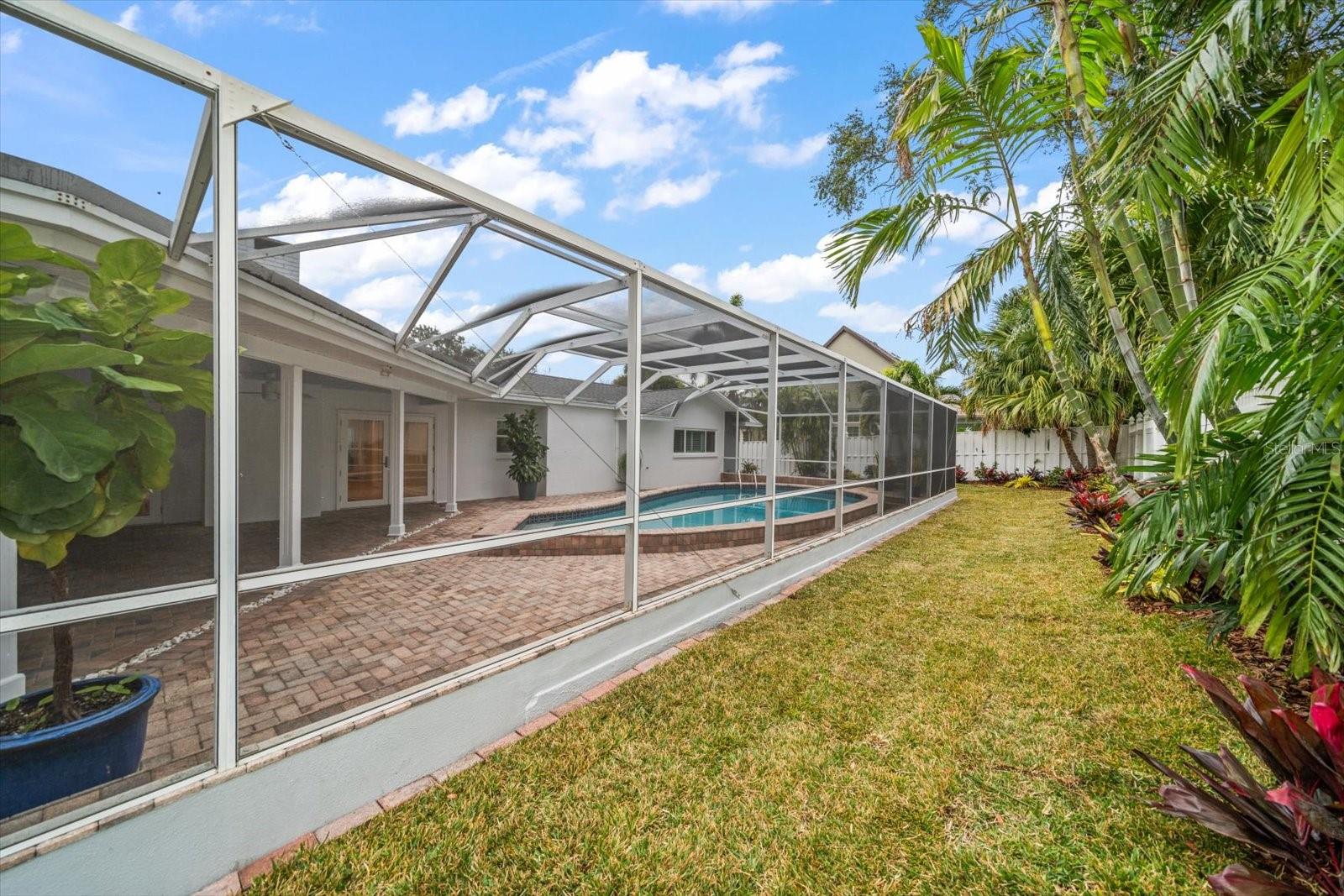 301 OSCEOLA RD, BELLEAIR, FL, 33756