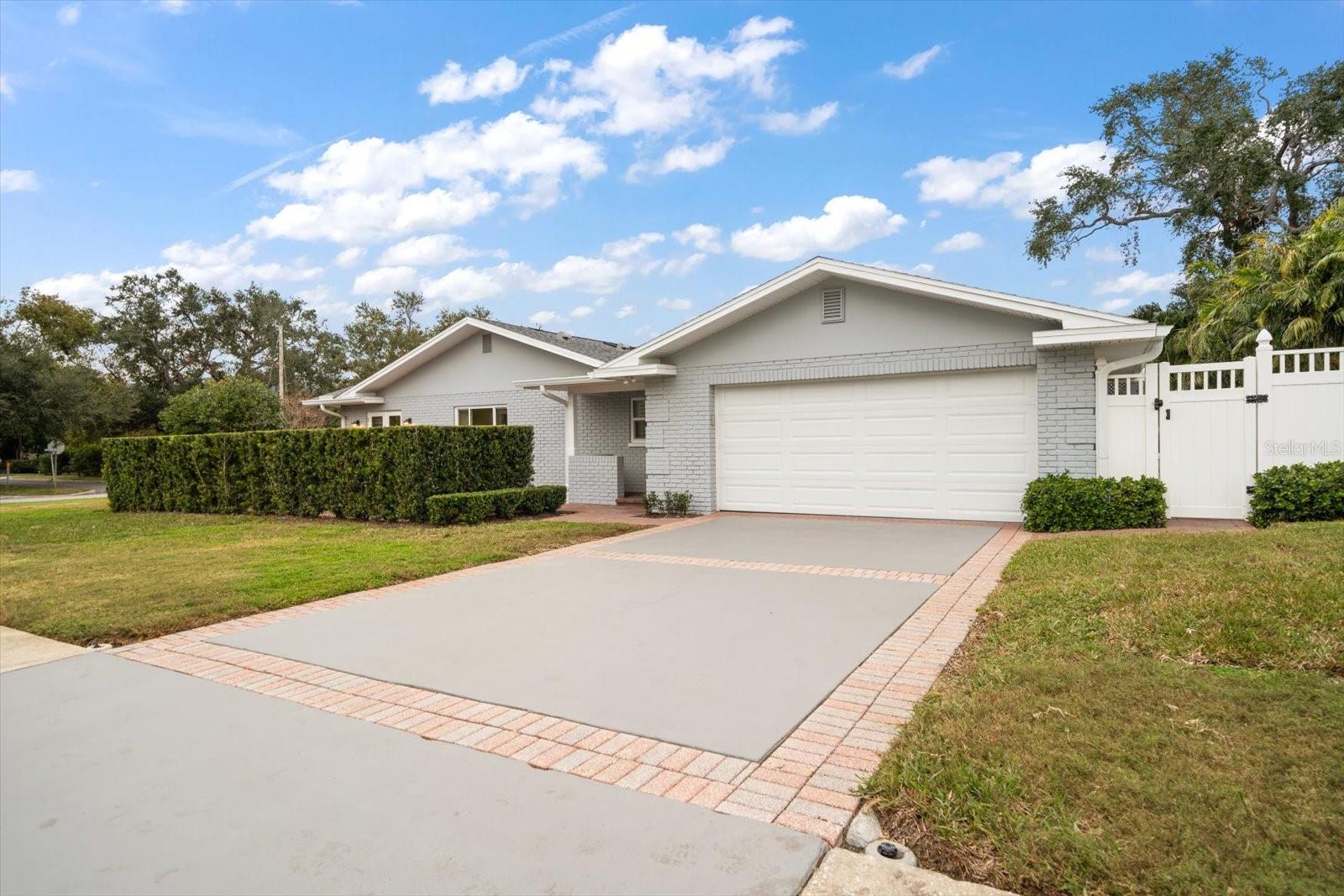 301 OSCEOLA RD, BELLEAIR, FL, 33756