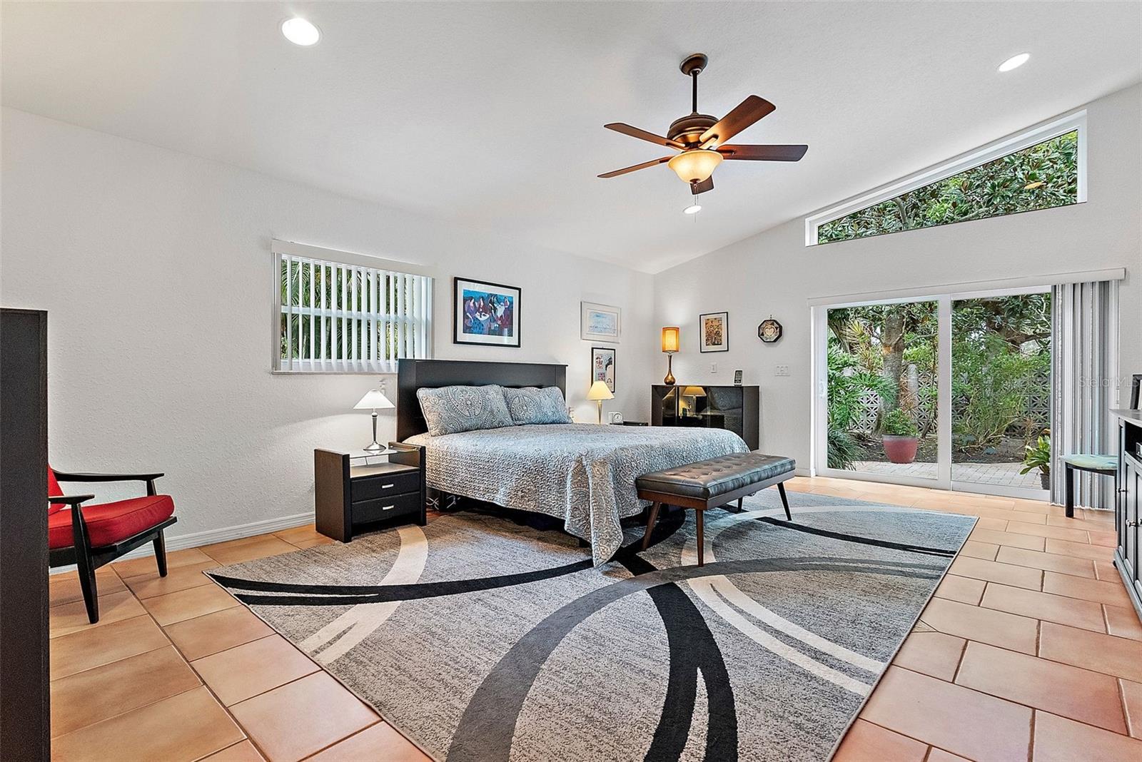 219 57TH AVE S, ST PETERSBURG, FL, 33705