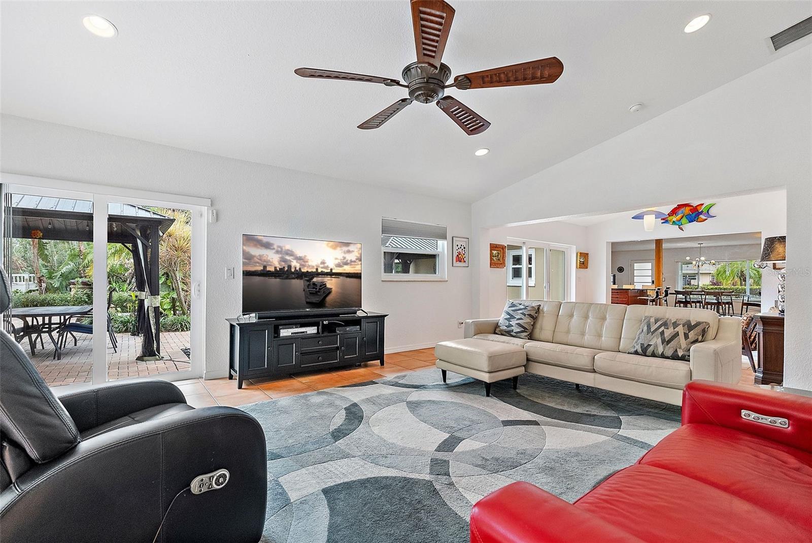 219 57TH AVE S, ST PETERSBURG, FL, 33705