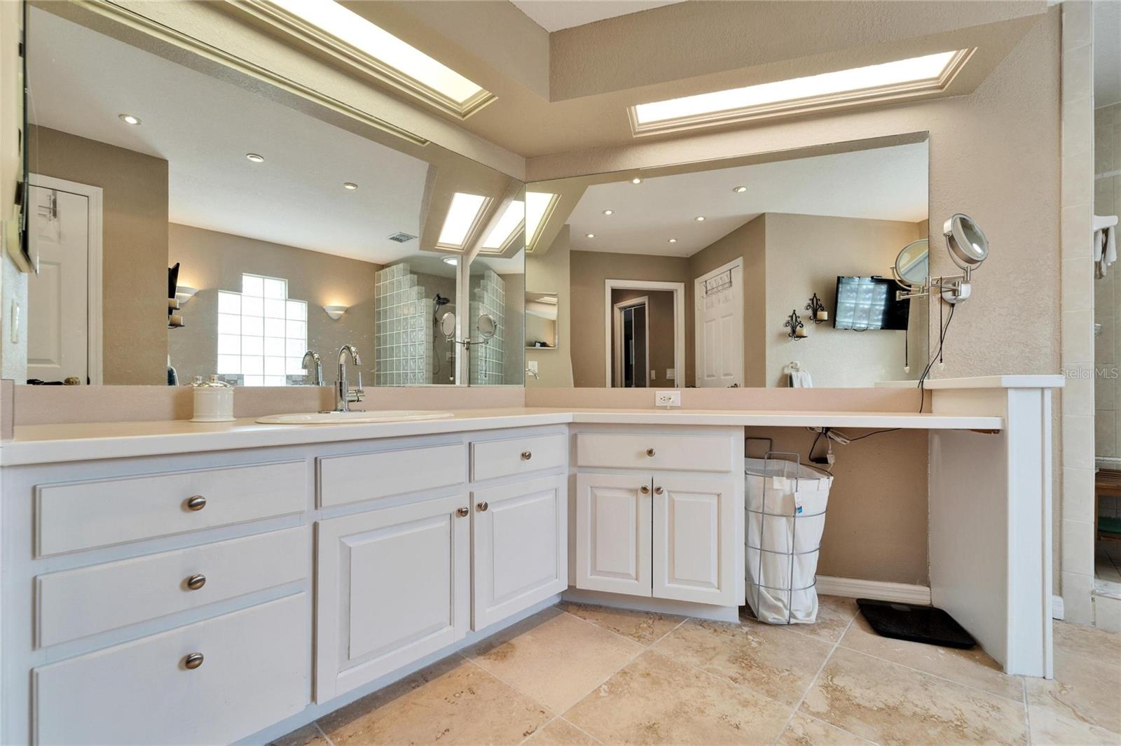 861 SYMPHONY ISLES BLVD, APOLLO BEACH, FL, 33572