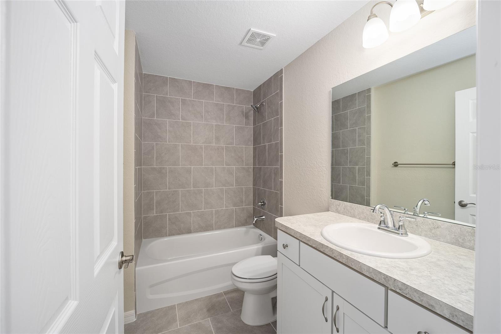 4 LOCUST TER, OCALA, FL, 34472