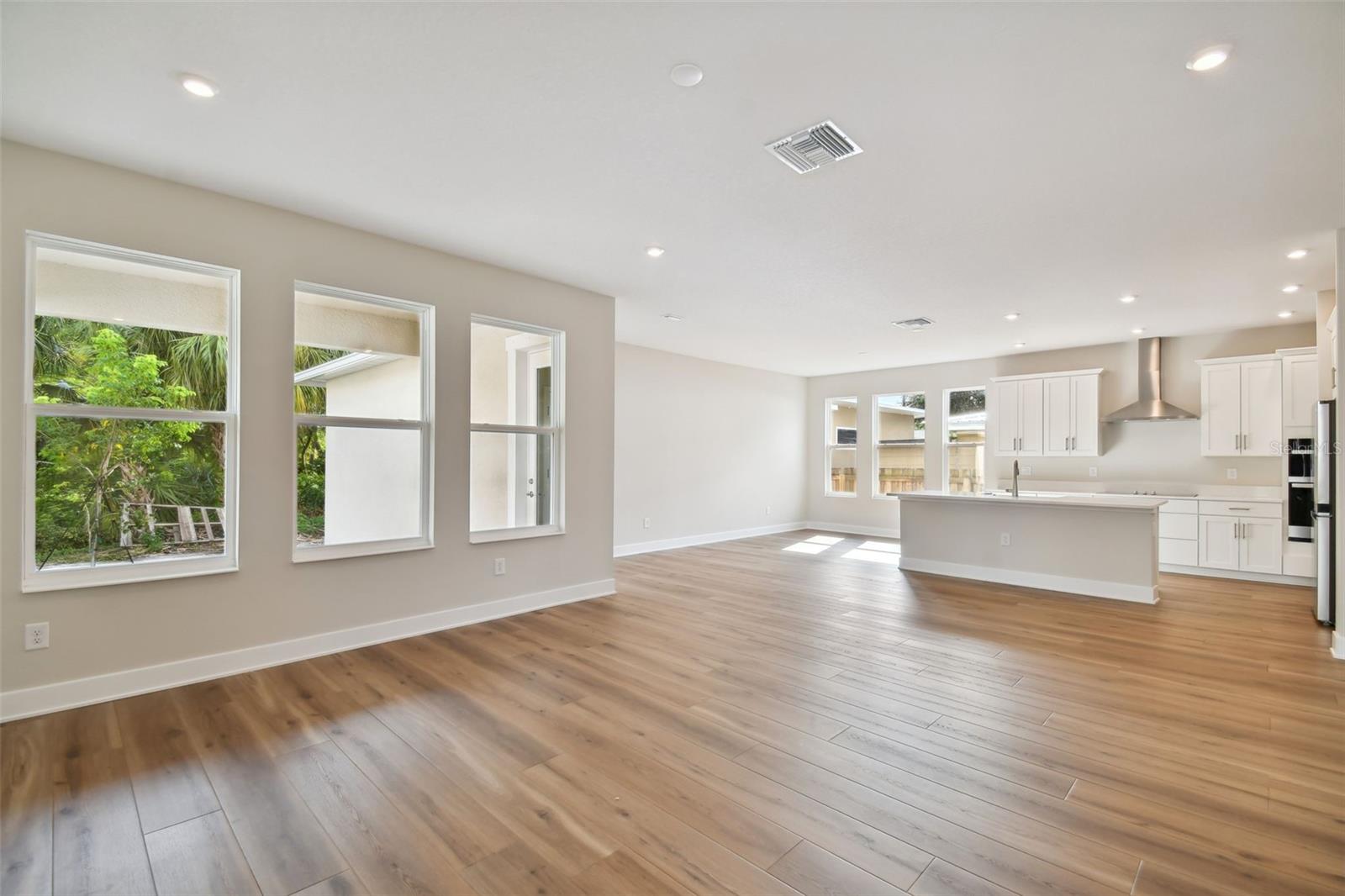 1742 W SAINT LOUIS ST, TAMPA, FL, 33607