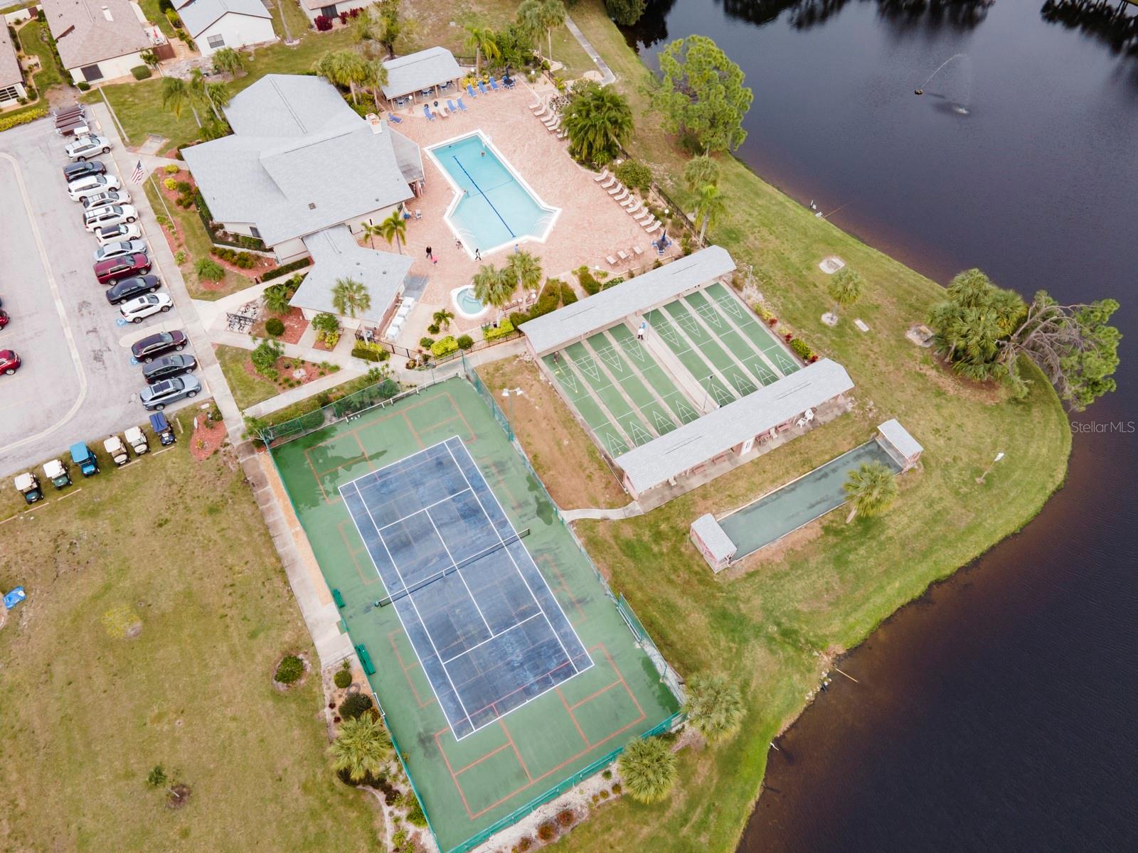 664 LINDEN DR, ENGLEWOOD, FL, 34223