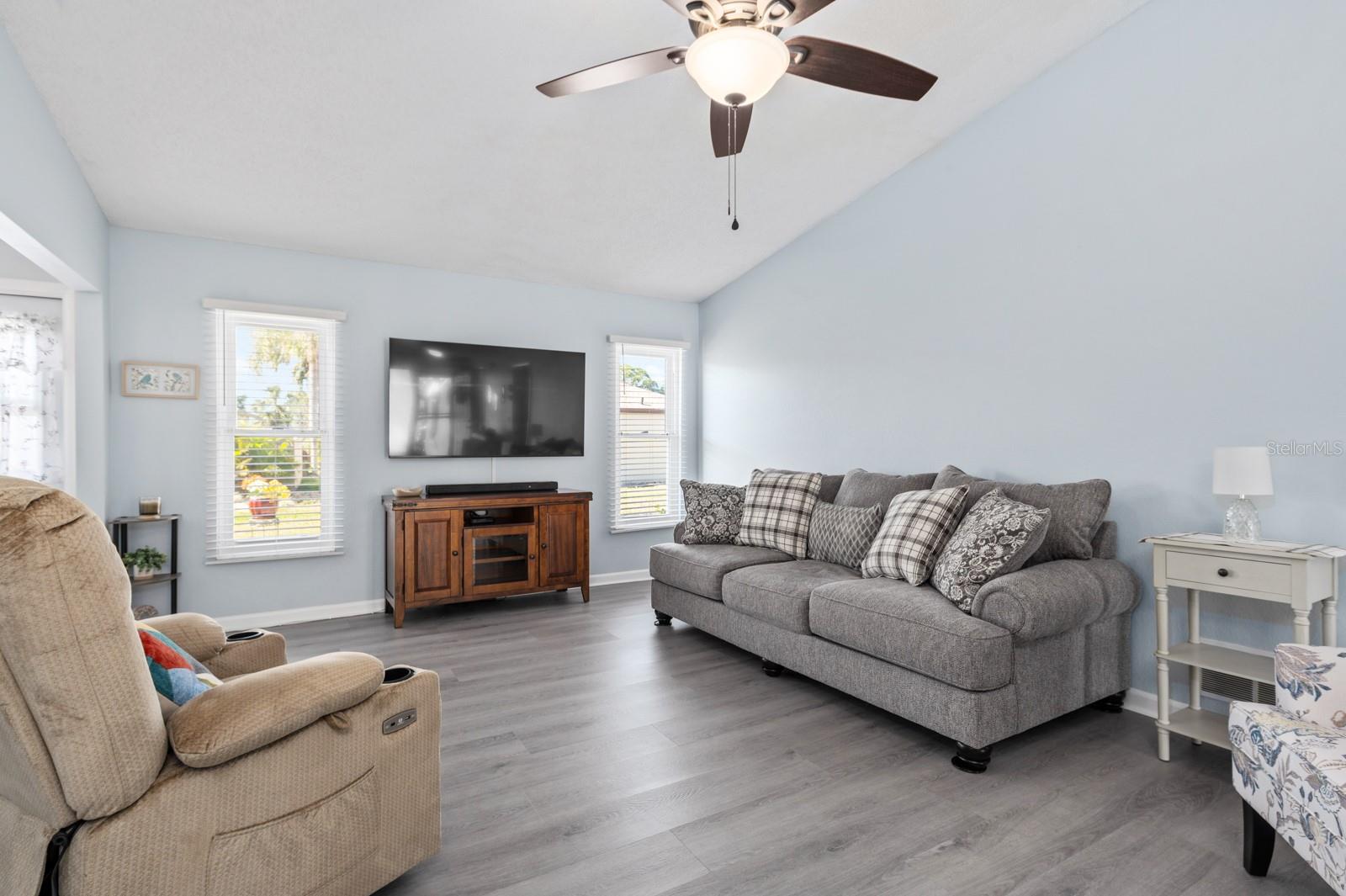 664 LINDEN DR, ENGLEWOOD, FL, 34223