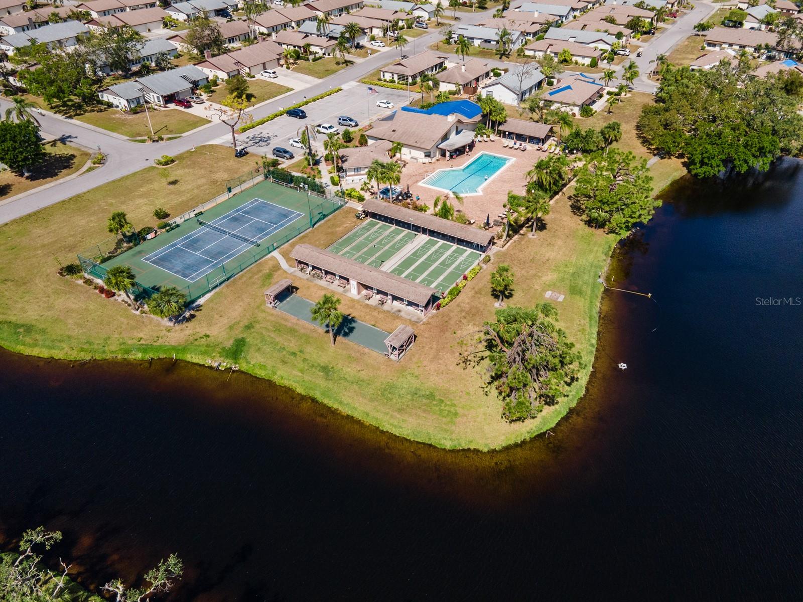 664 LINDEN DR, ENGLEWOOD, FL, 34223