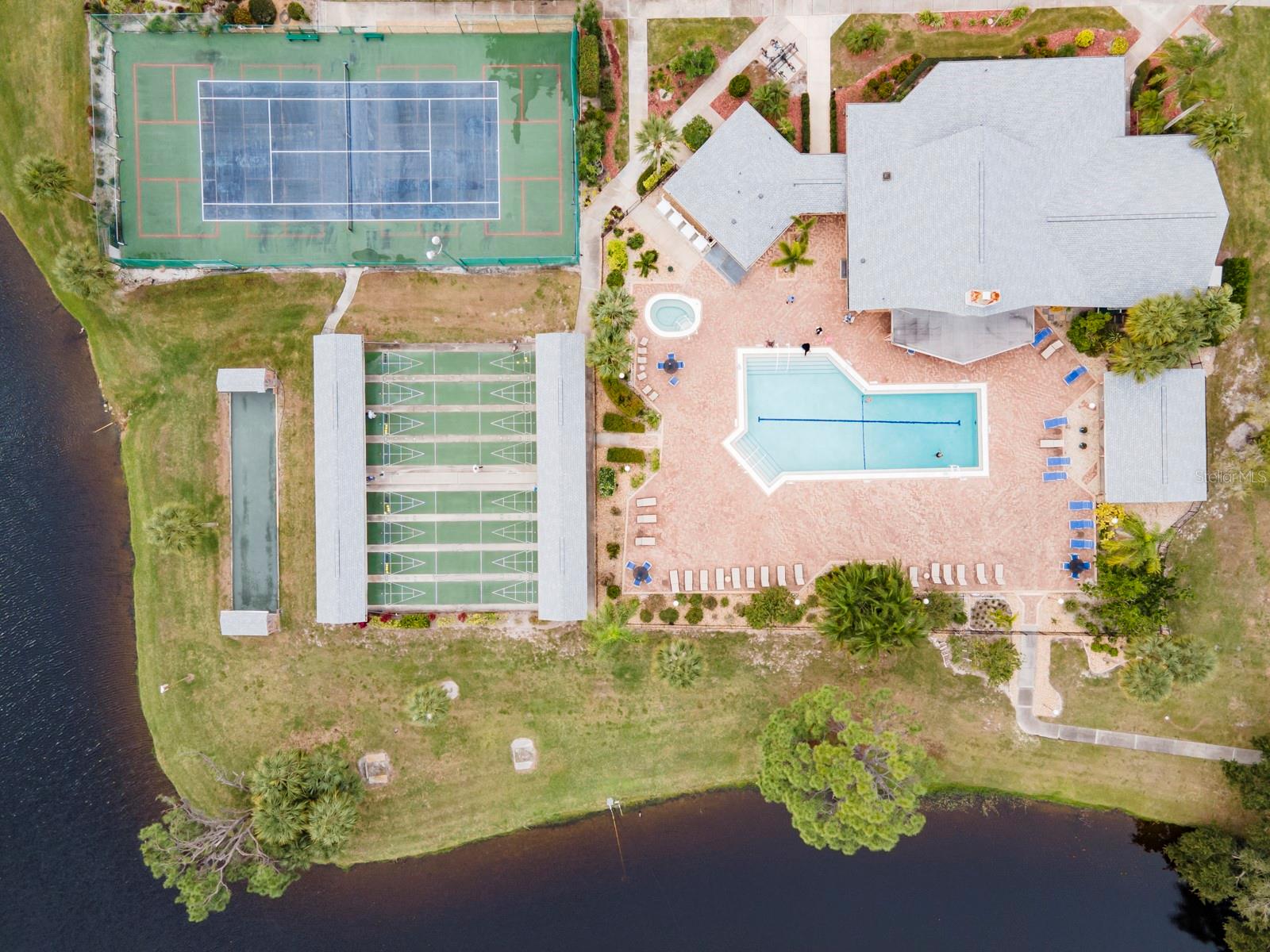 664 LINDEN DR, ENGLEWOOD, FL, 34223