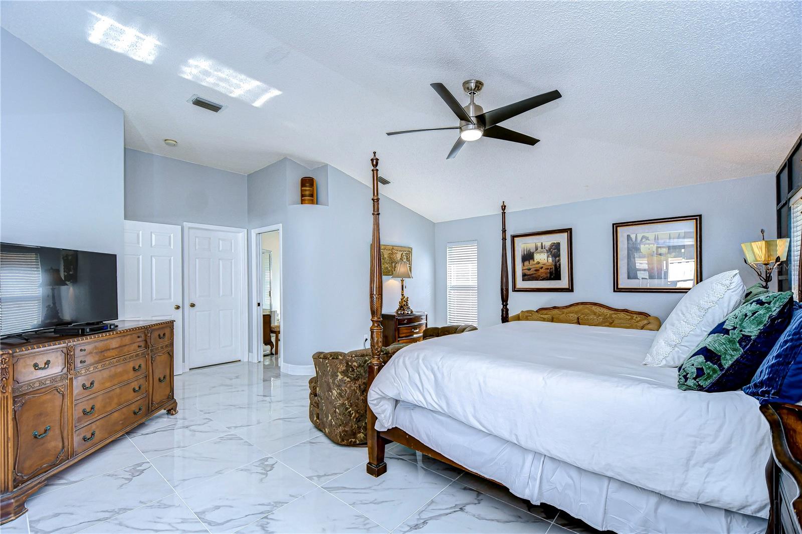 19304 GARDEN QUILT CIR, LUTZ, FL, 33558