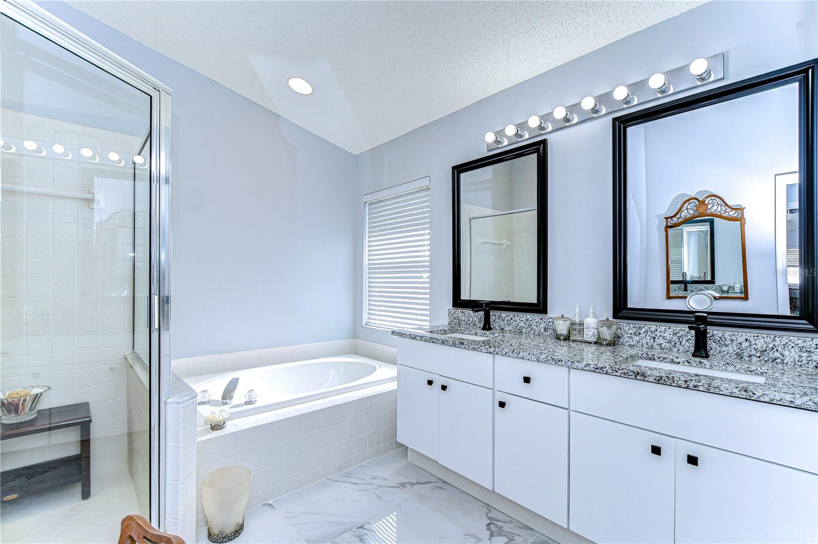 19304 GARDEN QUILT CIR, LUTZ, FL, 33558
