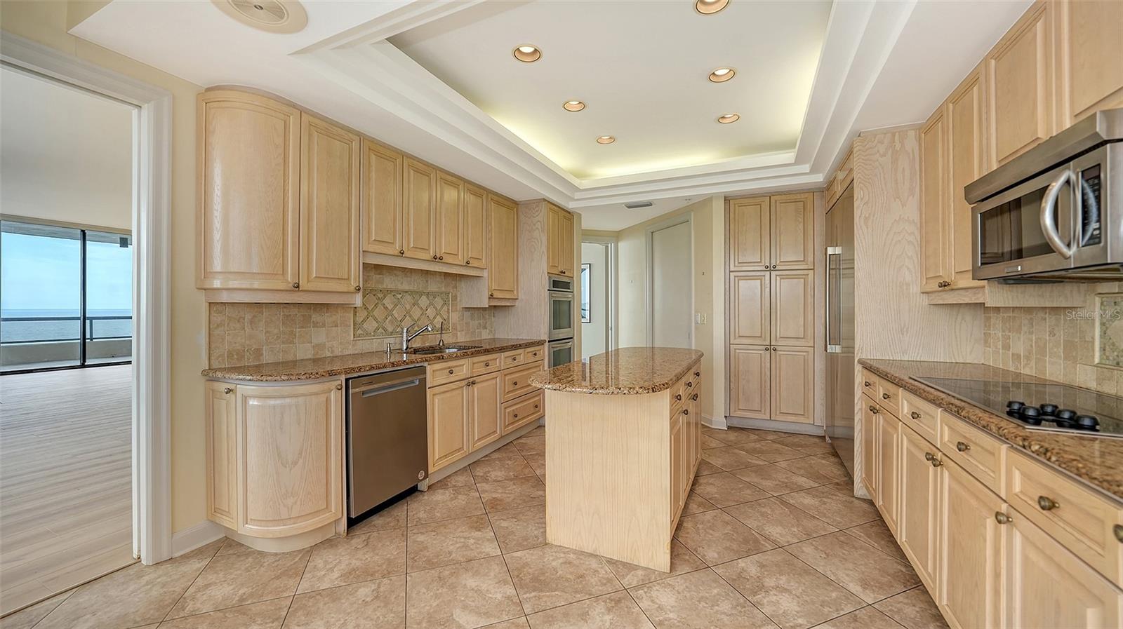 415 L AMBIANCE DR #A701, LONGBOAT KEY, FL, 34228