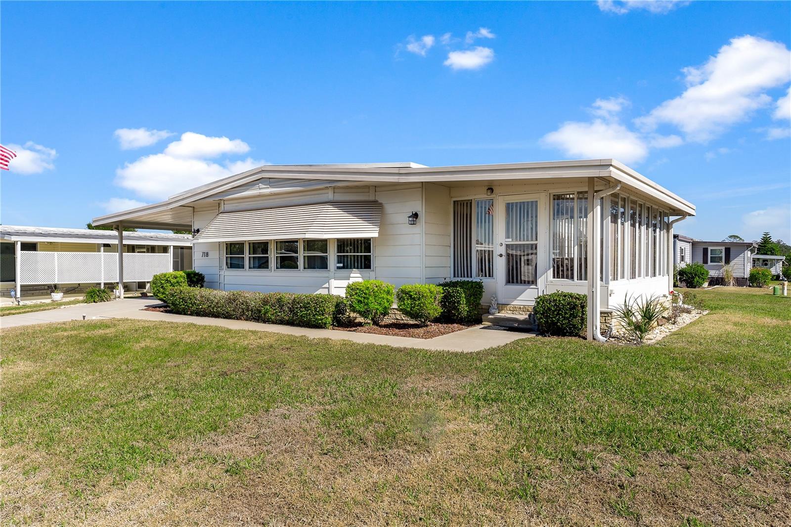 718 W COACH N FOUR DR, LEESBURG, FL, 34748