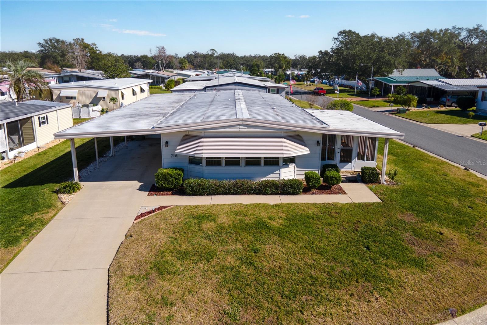 718 W COACH N FOUR DR, LEESBURG, FL, 34748