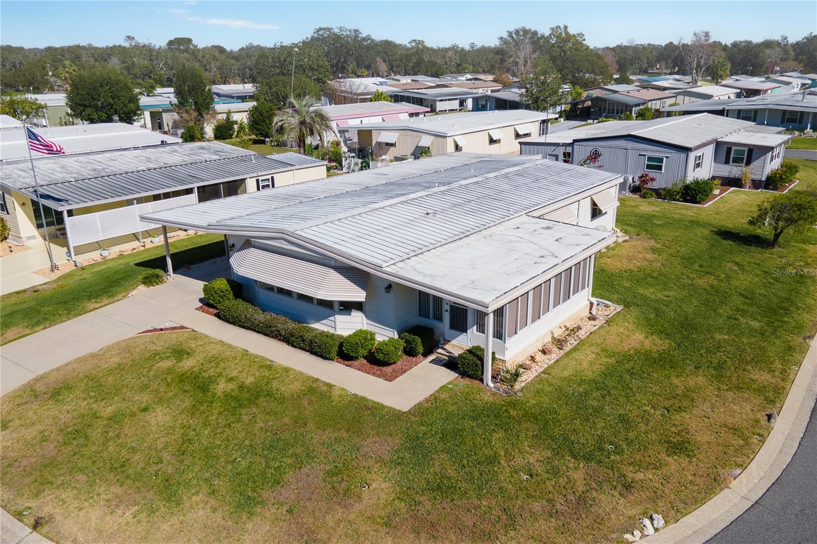718 W COACH N FOUR DR, LEESBURG, FL, 34748