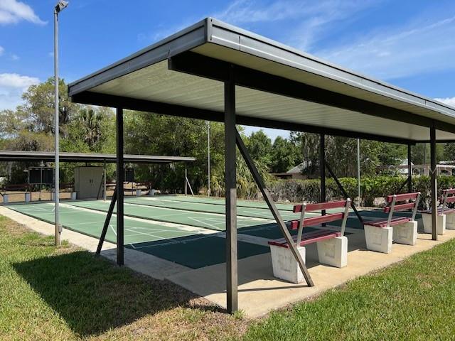 718 W COACH N FOUR DR, LEESBURG, FL, 34748