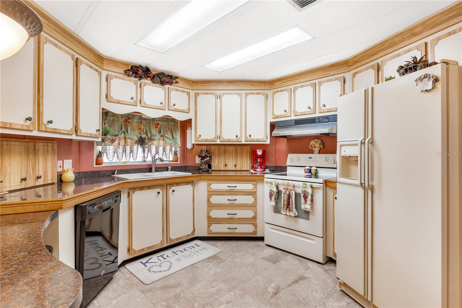 718 W COACH N FOUR DR, LEESBURG, FL, 34748