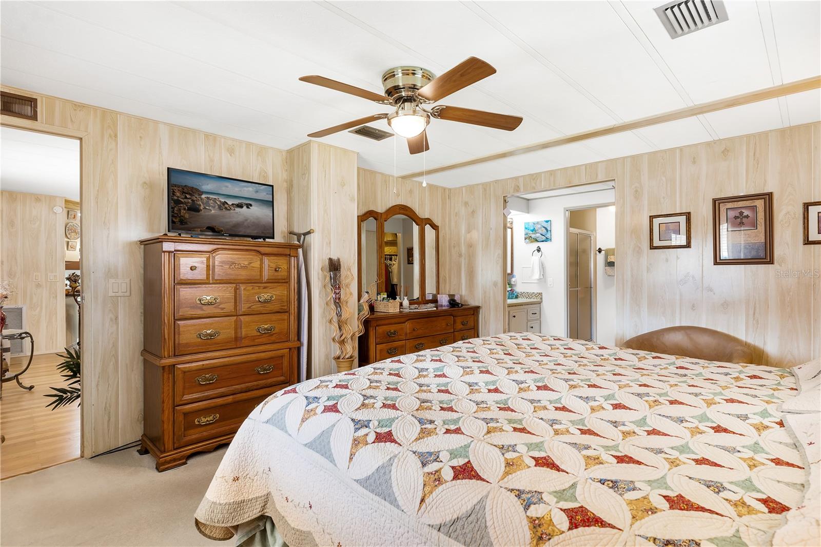 718 W COACH N FOUR DR, LEESBURG, FL, 34748