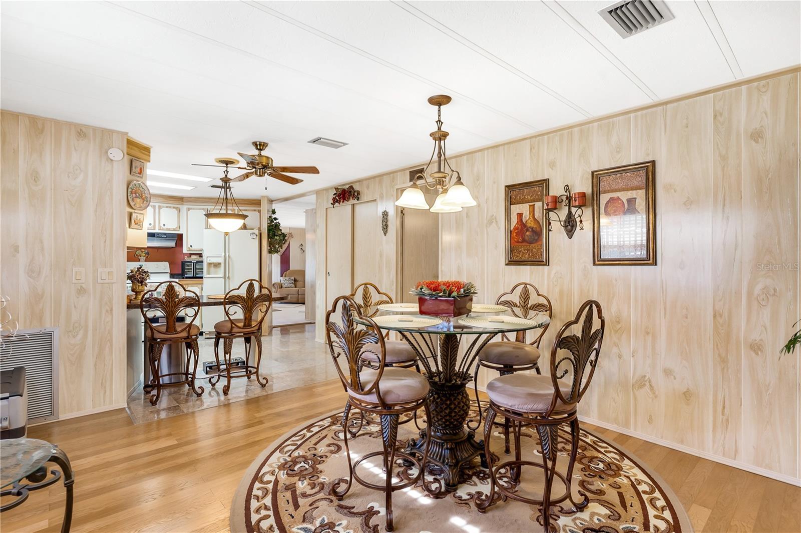 718 W COACH N FOUR DR, LEESBURG, FL, 34748