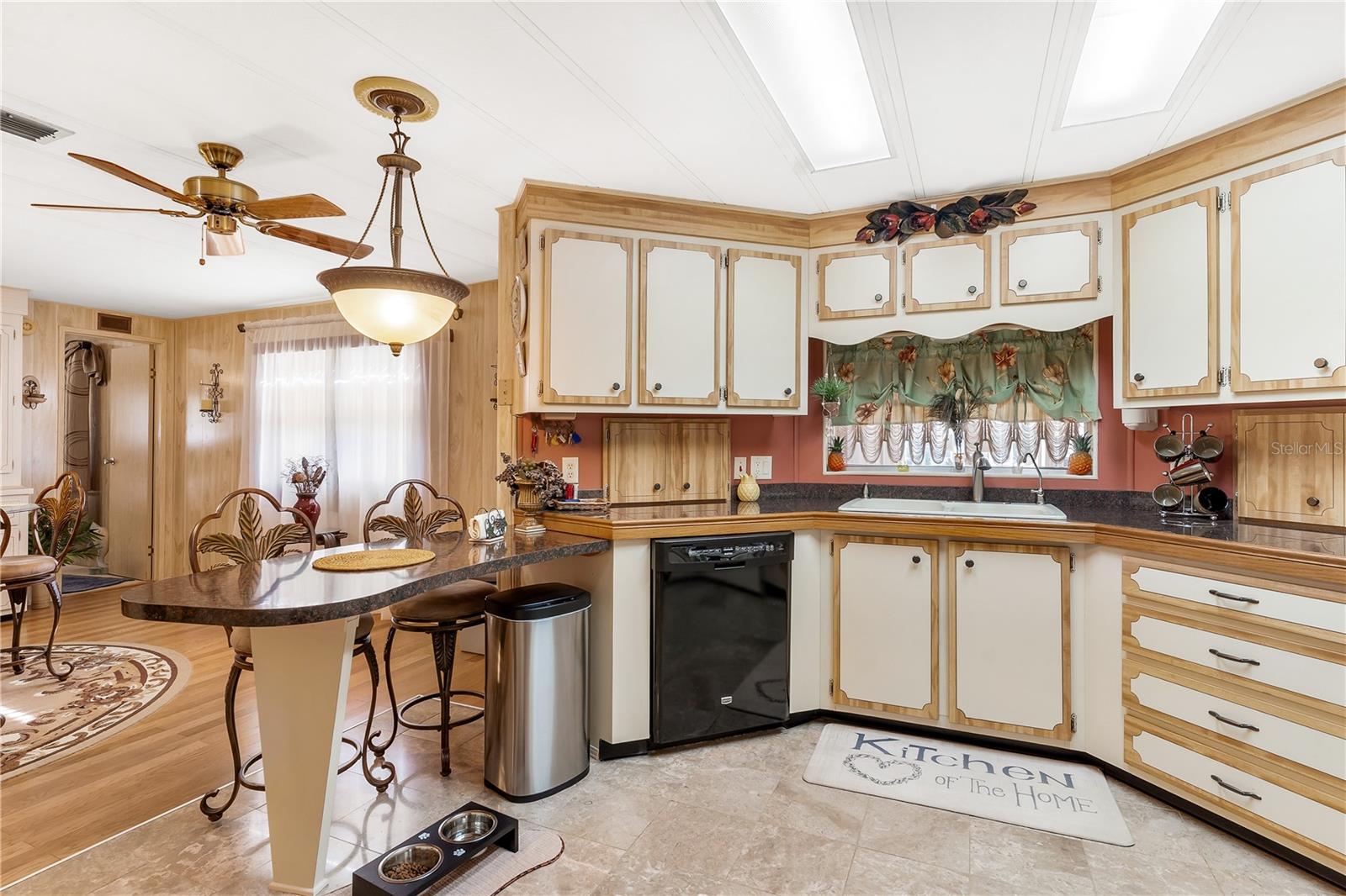718 W COACH N FOUR DR, LEESBURG, FL, 34748