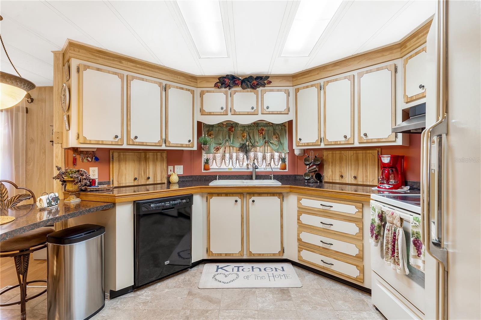 718 W COACH N FOUR DR, LEESBURG, FL, 34748
