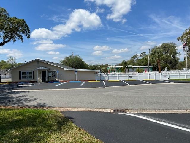 718 W COACH N FOUR DR, LEESBURG, FL, 34748