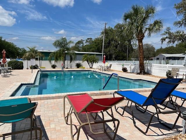 718 W COACH N FOUR DR, LEESBURG, FL, 34748