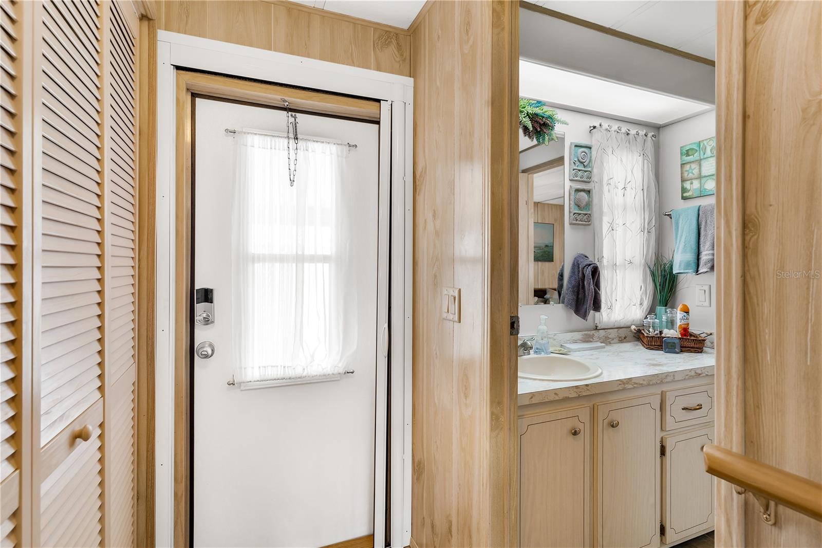 718 W COACH N FOUR DR, LEESBURG, FL, 34748
