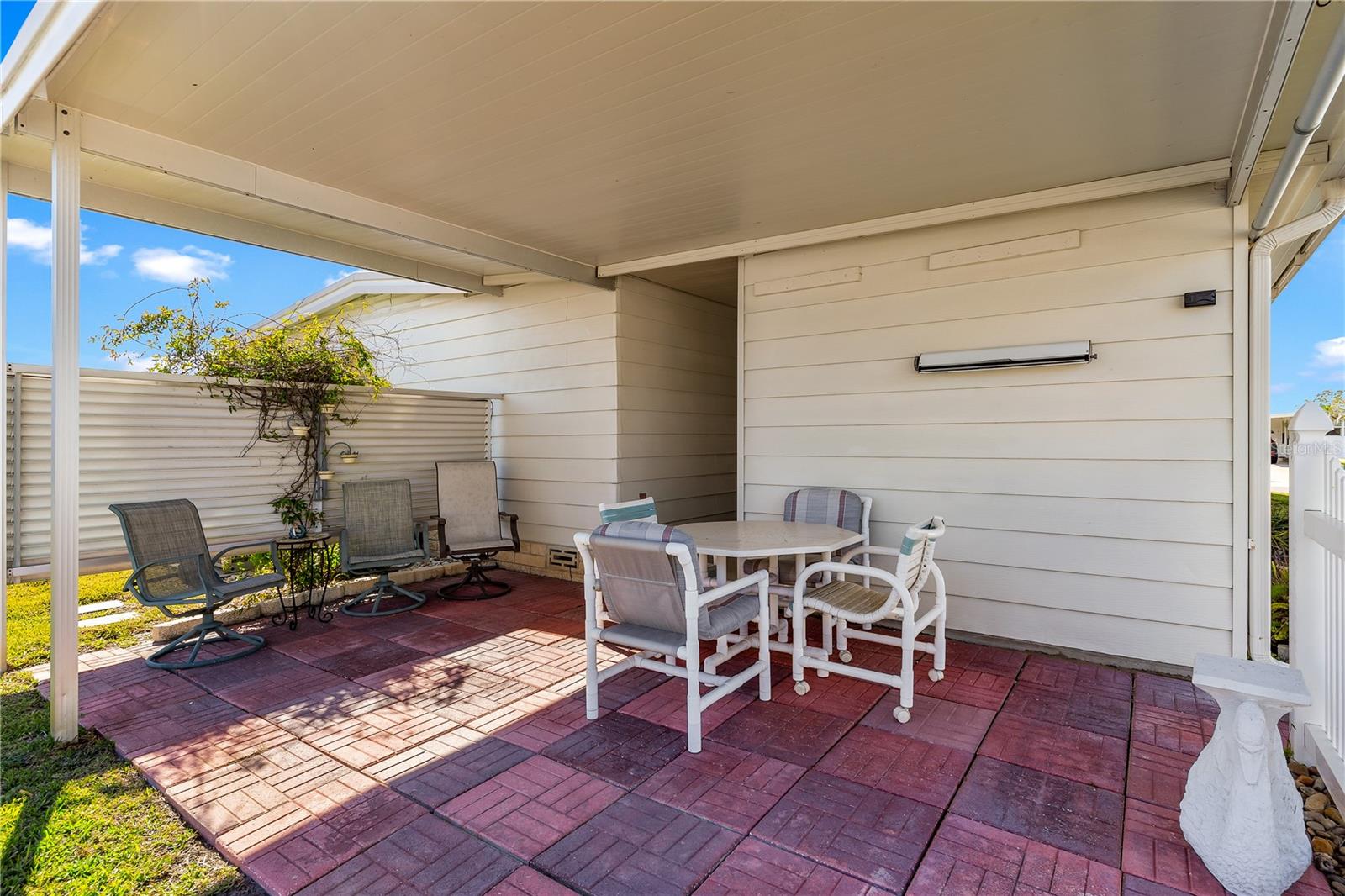718 W COACH N FOUR DR, LEESBURG, FL, 34748