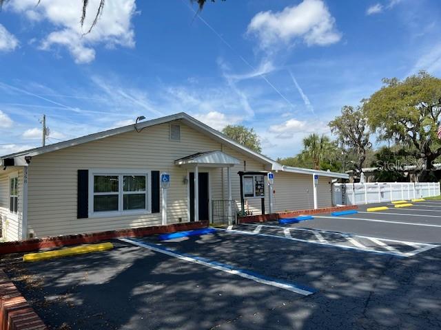 718 W COACH N FOUR DR, LEESBURG, FL, 34748