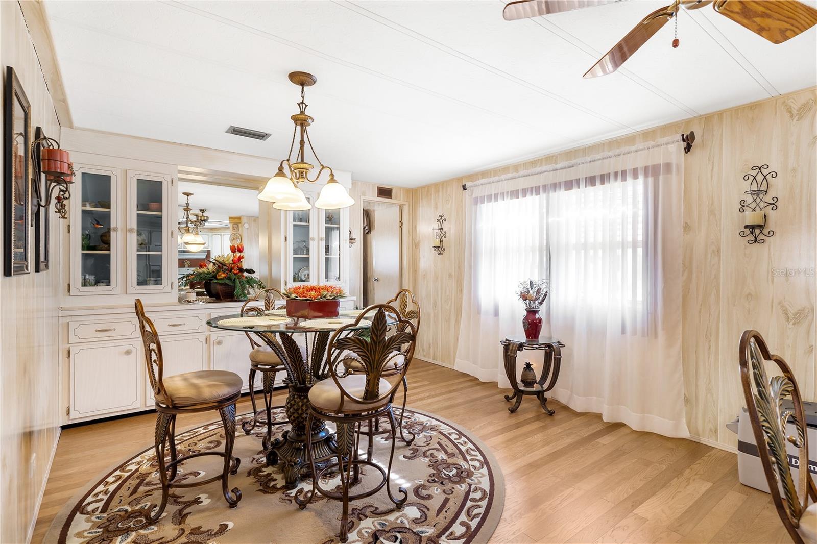 718 W COACH N FOUR DR, LEESBURG, FL, 34748